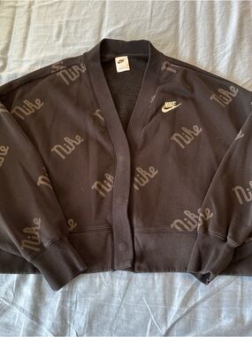 Nike Black Fleece-Lined cropped cardigan wirh snap buttons with Ribbed Collar
